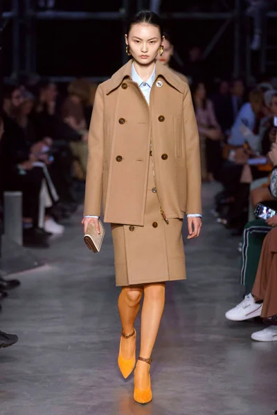 Look 50